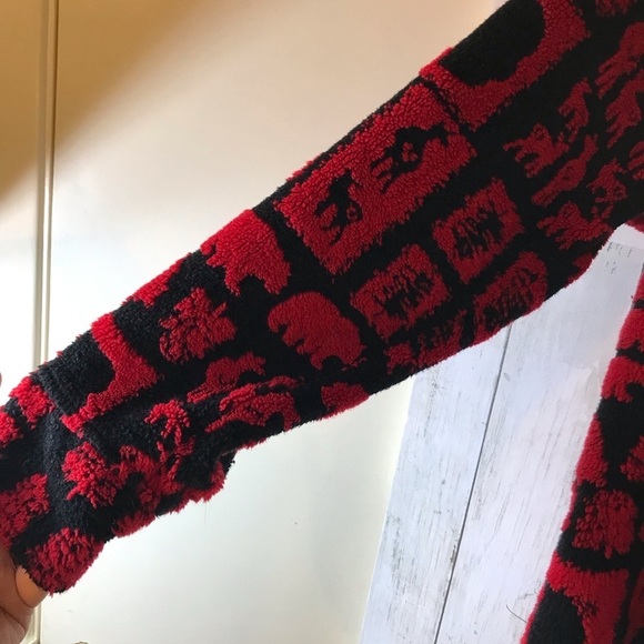 Women’s Barn Fly Ranch Collection Red & BlackPattern Button Up Jacket - Picture 7 of 15